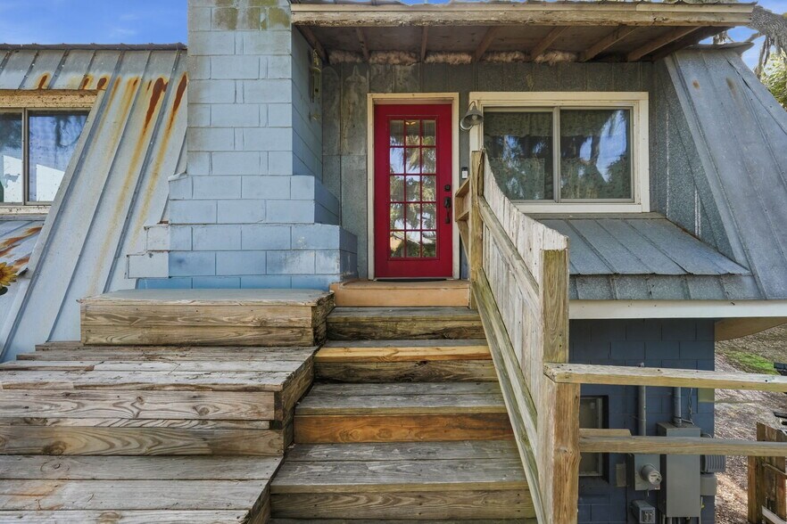More Photos Of 400 Lakeshore Dr, Eustis Specialty For Sale