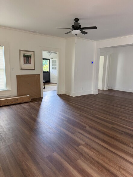 More Photos Of 217 Barnesville St, Thomaston Office For Sale