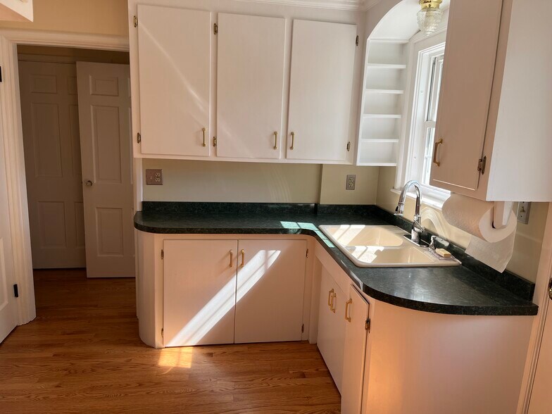 More Photos Of 188 Airport Rd, Warwick Office Residential For Sale