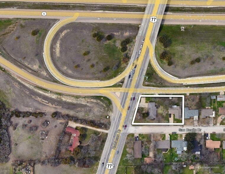 Primary Photo Of 1011 N Robinson Dr, Waco Land For Sale