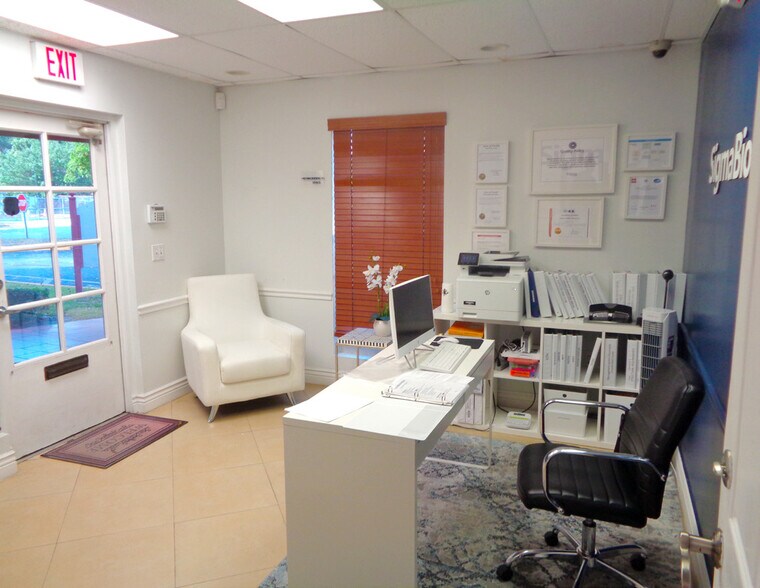 More Photos Of 7737 N University Dr, Tamarac Medical For Sale