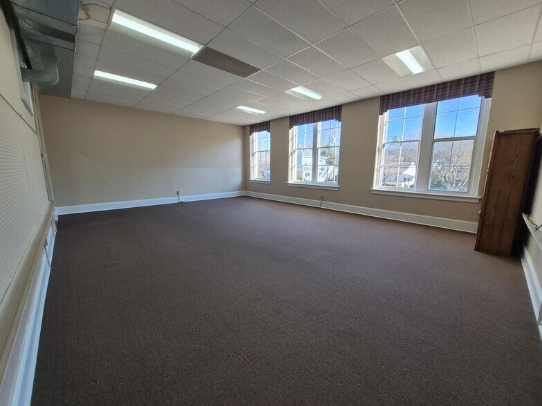 More Photos Of 507 N Steele St, Sanford Office For Lease