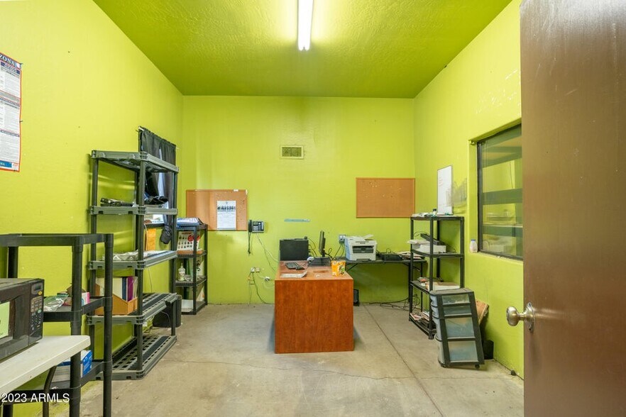 More Photos Of 101 W Aero Dr, Payson General Retail For Lease