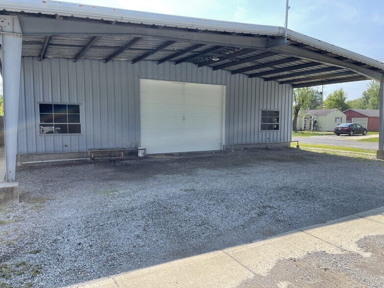 Primary Photo Of 1425 S Locust St, Centralia Office For Sale