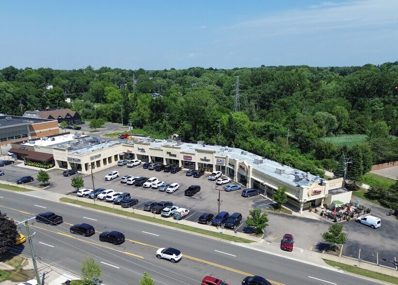 Primary Photo Of 4139-4189 Orchard Lake Rd, Orchard Lake Storefront For Lease