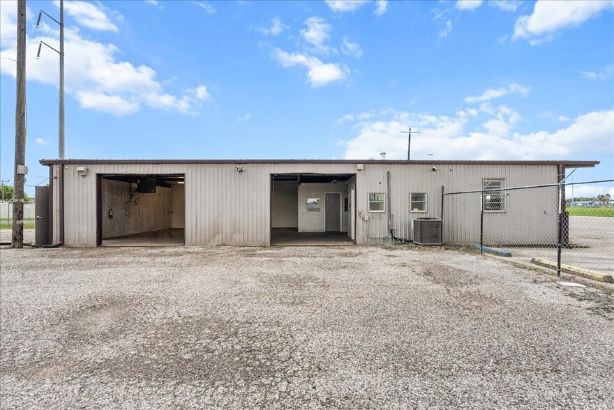 More Photos Of 230 Highway 146 S, Texas City Auto Dealership For Sale