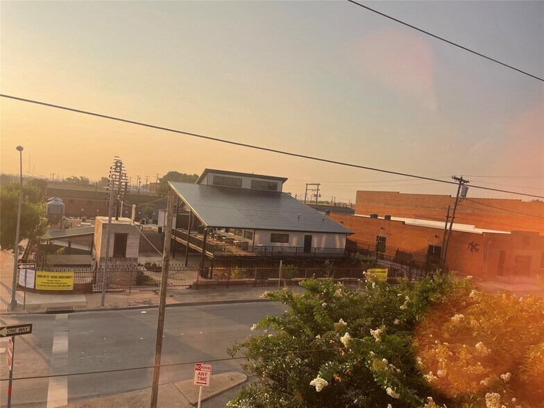 More Photos Of 901 S 1st St, Abilene Office For Lease