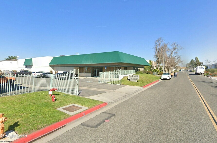 More Photos Of 11581 Monarch St, Garden Grove Warehouse For Sale
