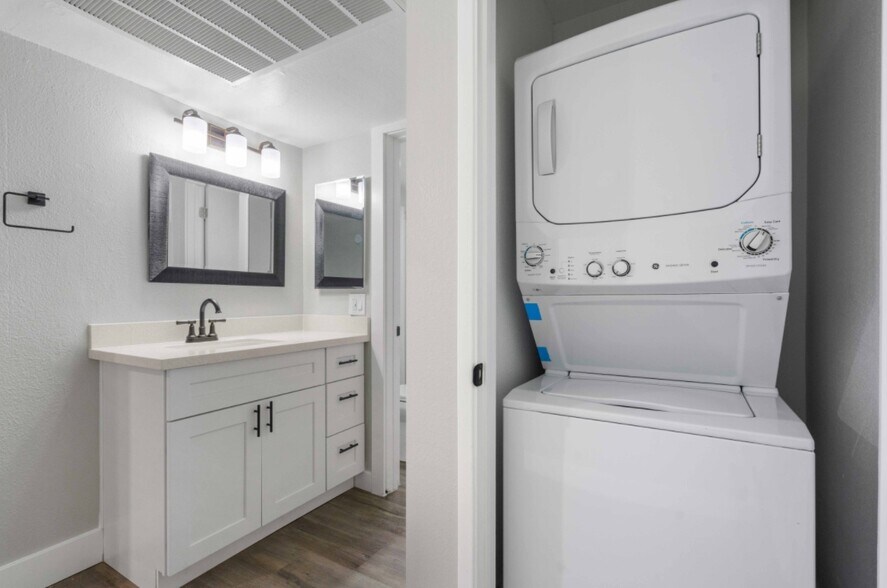 More Photos Of 2930 N 52nd St, Phoenix Apartments For Sale