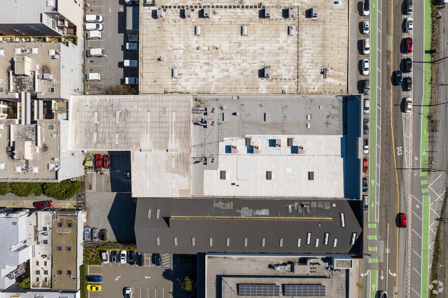 More Photos Of 570 Townsend St, San Francisco Showroom For Lease