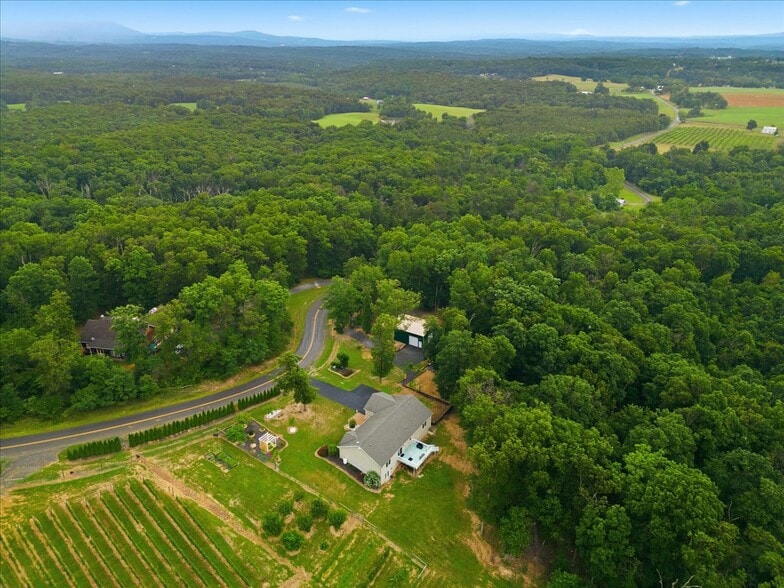 More Photos Of 1309 Redland Rd, Cross Junction Winery Vineyard For Sale