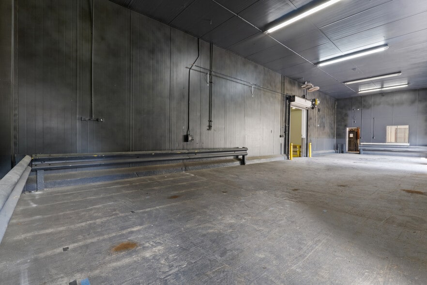 More Photos Of 25 Word St, Fairburn Warehouse For Sale