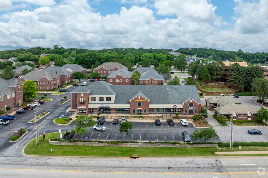 More Photos Of 4785 E 91st St, Tulsa Unknown For Lease