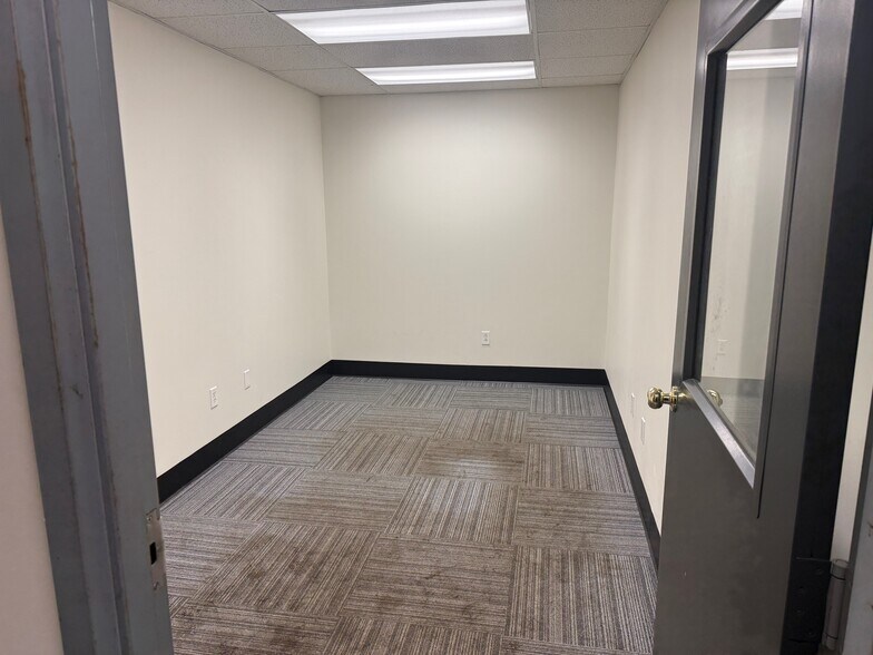 More Photos Of 36 Cedar St, East Hartford Manufacturing For Lease