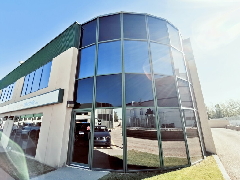 More Photos Of 1431 40th Ave NE, Calgary Light Distribution For Sale