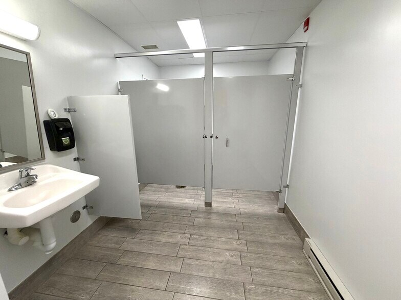 More Photos Of 22 S 2nd St, Emmaus Loft Creative Space For Lease