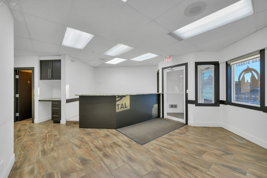 More Photos Of 5116 52 St, Red Deer Storefront Retail Office For Sale