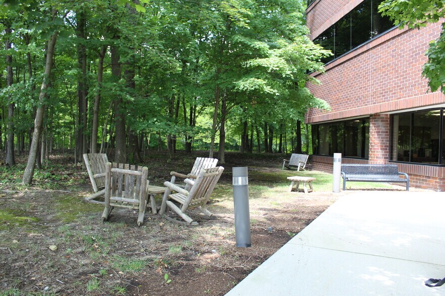 More Photos Of 5445 Corporate Dr, Troy Office For Sale