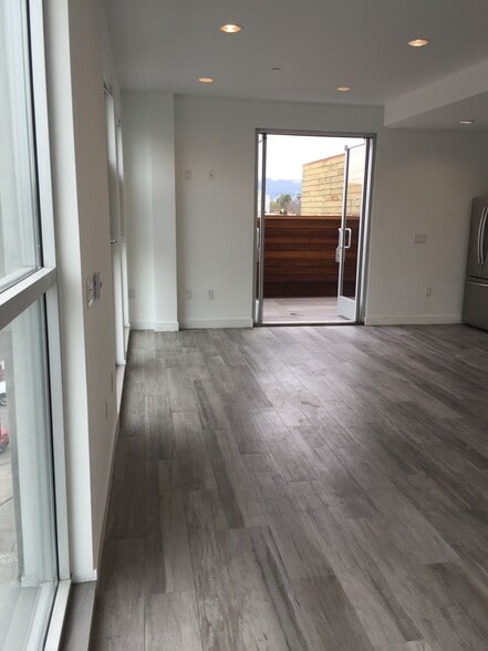 More Photos Of 600 S La Brea Ave, Los Angeles Storefront Retail Residential For Sale