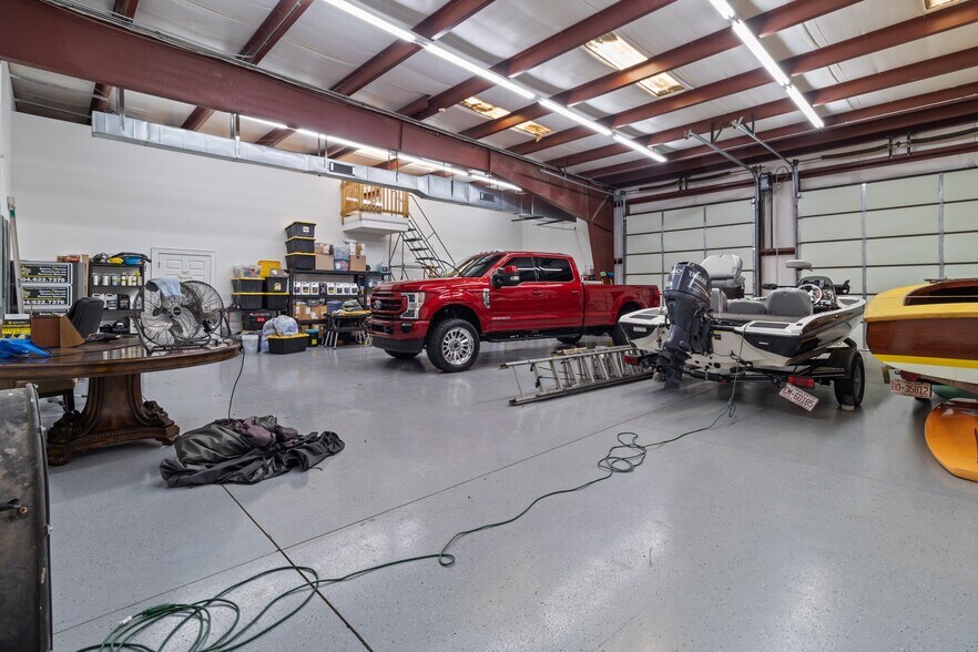 More Photos Of 147 Cedar Pointe Dr, Mooresville Research And Development For Lease