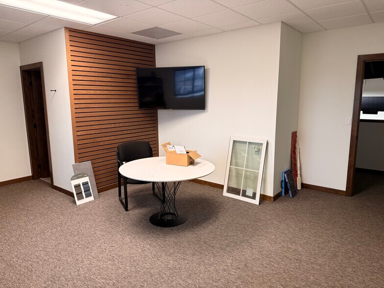 More Photos Of 5936 53rd Ave, Fargo Warehouse For Sale