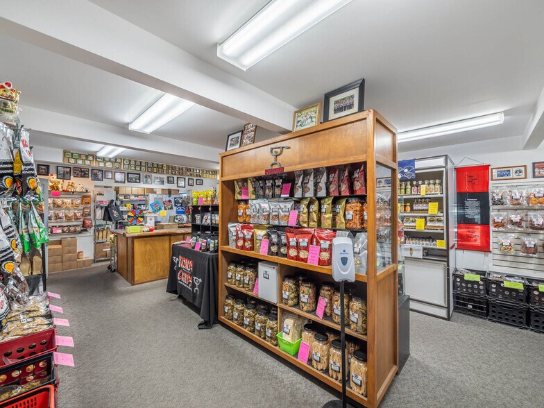 More Photos Of 82-6151 Hawaii Belt Rd, Captain Cook Hotel For Sale