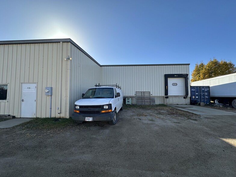 More Photos Of 715 Commerce St, Aberdeen Warehouse For Lease