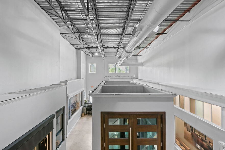 More Photos Of 5401 N Haverhill Rd, West Palm Beach Warehouse For Sale