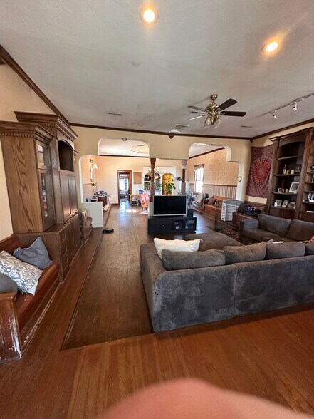 More Photos Of 36 W Utah Ave, Payson Storefront For Sale