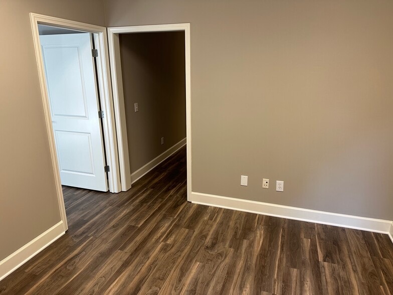 More Photos Of 200 Eagles Nest Dr, Canton Medical For Lease