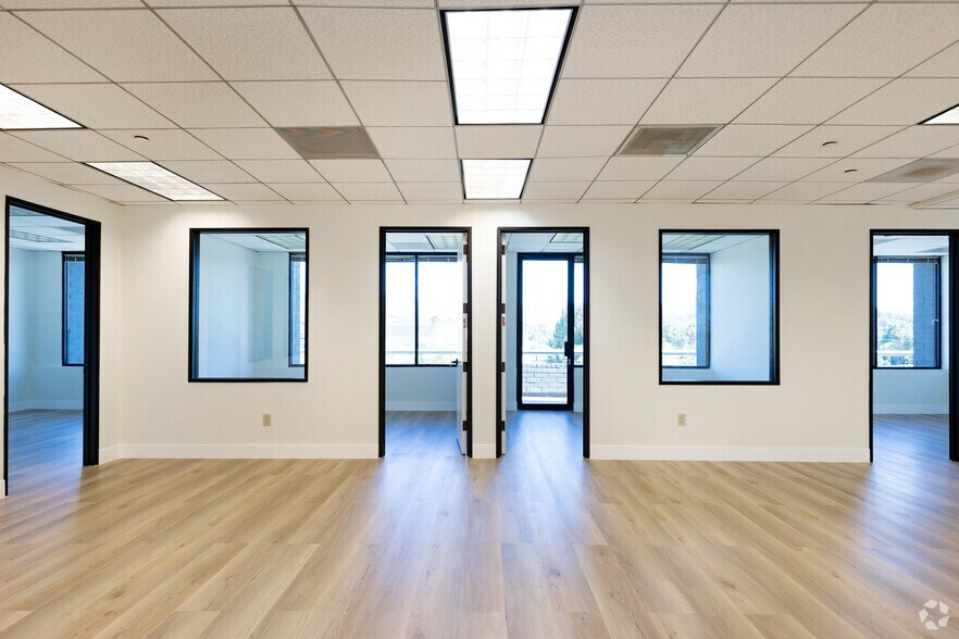 More Photos Of 30851 Agoura Rd, Agoura Hills Loft Creative Space For Lease