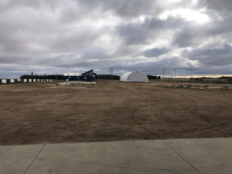 More Photos Of 49506 Range Rd, Calmar Warehouse For Sale