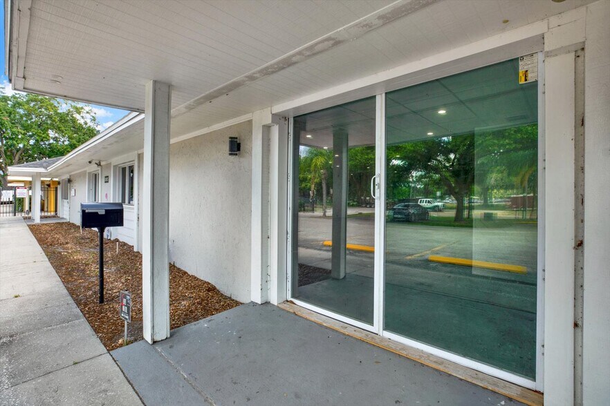 More Photos Of 12425 N Florida Ave, Tampa Medical For Lease
