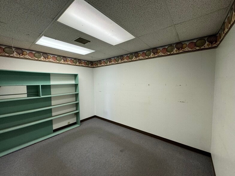 More Photos Of 2458 I 70 Business Loop, Grand Junction Service For Lease