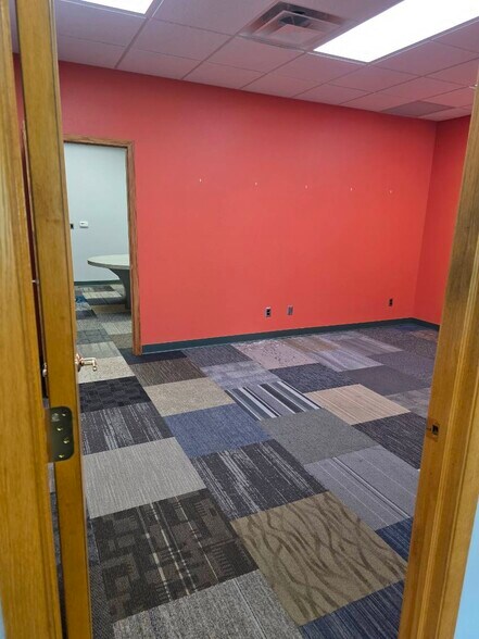 More Photos Of 1115 Commercial Ave, Reedsburg Service For Lease