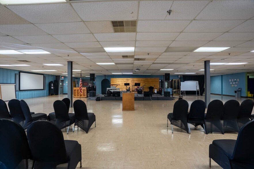 More Photos Of 8160 Regent Pky, Fort Mill Flex For Lease