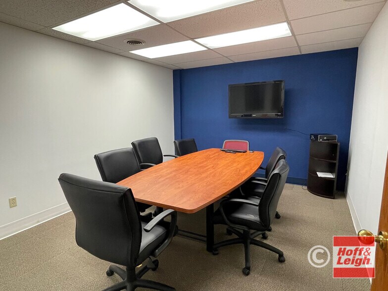 More Photos Of 3480 W Market St, Fairlawn Office For Sale