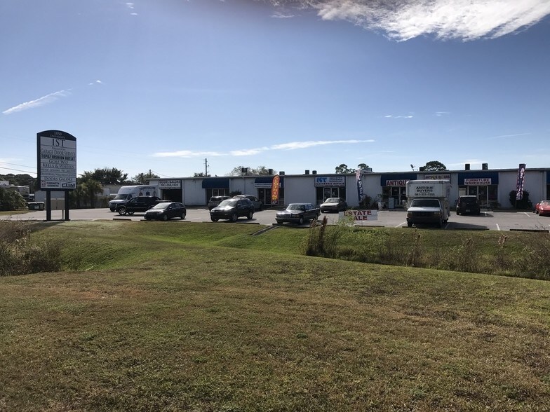 More Photos Of 1850-1890 University Pky, Sarasota Warehouse For Lease