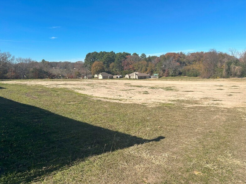 More Photos Of 3020 W Gentry Pky, Tyler Land For Sale