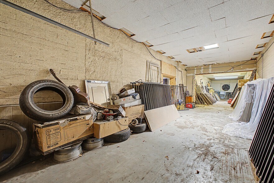 More Photos Of 6819 N 55th Dr, Glendale Warehouse For Lease
