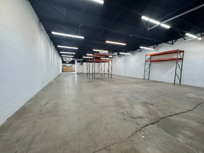 More Photos Of 2130 Irving Blvd, Dallas Light Manufacturing For Lease