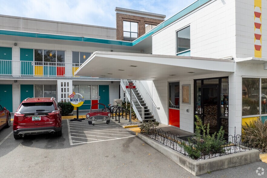 More Photos Of 611 W Oglethorpe Ave, Savannah Hotel For Sale