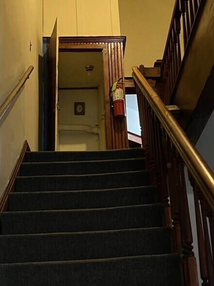 More Photos Of 506 Forest Home Dr, Francis Creek Apartments For Sale