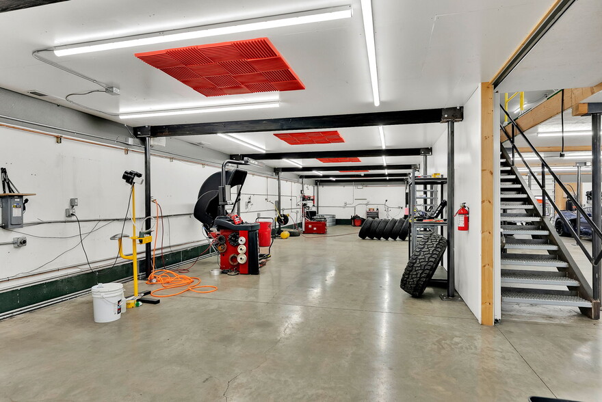 More Photos Of 11445 N Reed Rd, Hayden Warehouse For Lease
