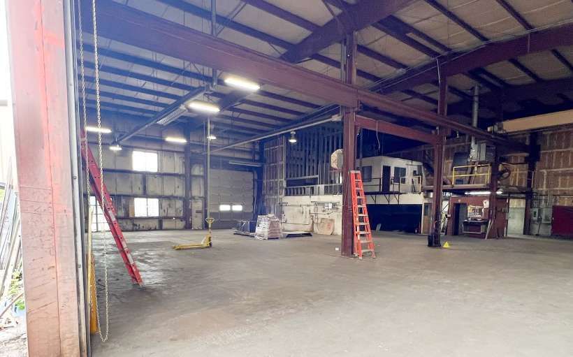 More Photos Of 5650 NE Columbia Blvd, Portland Unknown For Lease