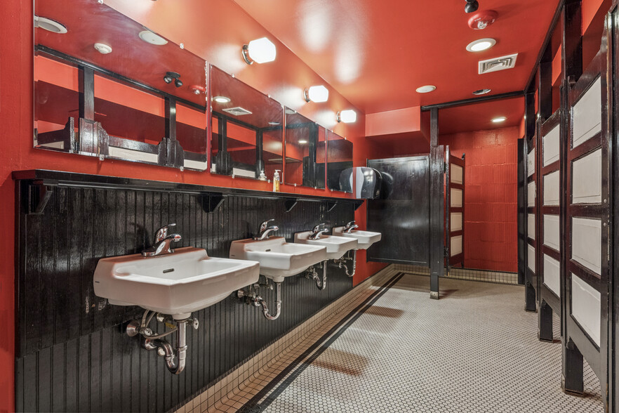 More Photos Of 7165 Germantown Ave, Philadelphia Restaurant For Lease