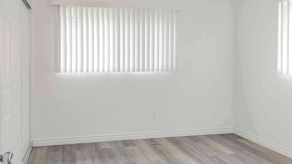 More Photos Of 1718 Crofton Ln, Escondido Multifamily For Sale