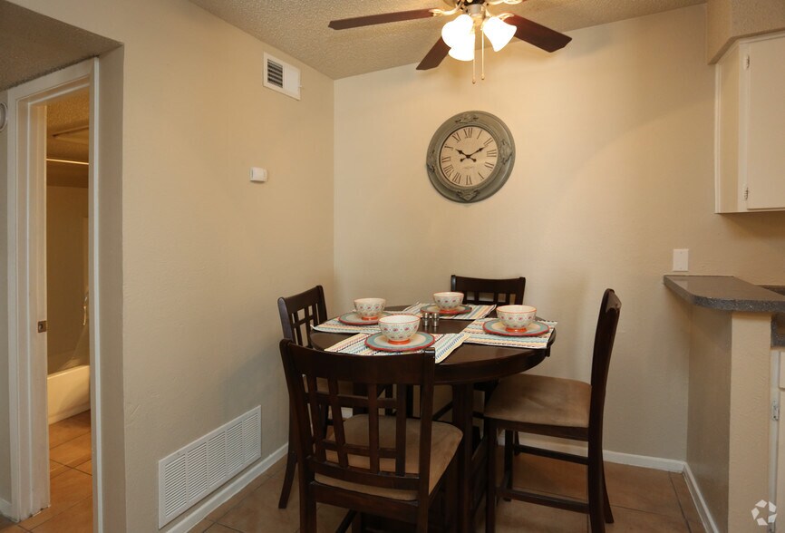 More Photos Of 504 Dudley Cir, Arlington Apartments For Sale