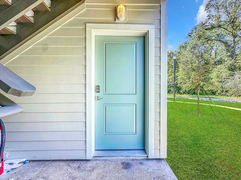 More Photos Of 6421 Breezy Oaks Way, Jacksonville Apartments For Sale