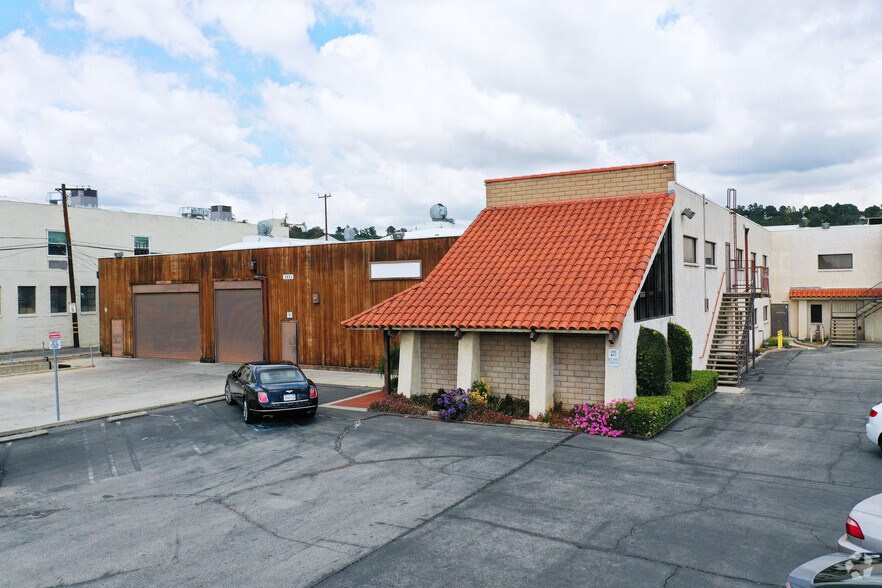 More Photos Of 3221 N San Fernando Rd, Los Angeles Manufacturing For Lease